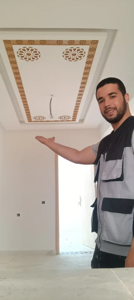 تزيين سقف بإضاءة LED في مراكش ديكور داخلي حديث